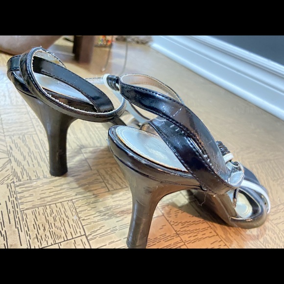 Black and white heels for sale - Picture 2 of 4